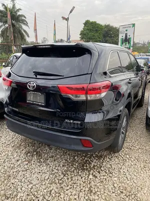 Toyota Highlander XLE 4x4 V6 (3.5L 6cyl 8A) 2018 Black