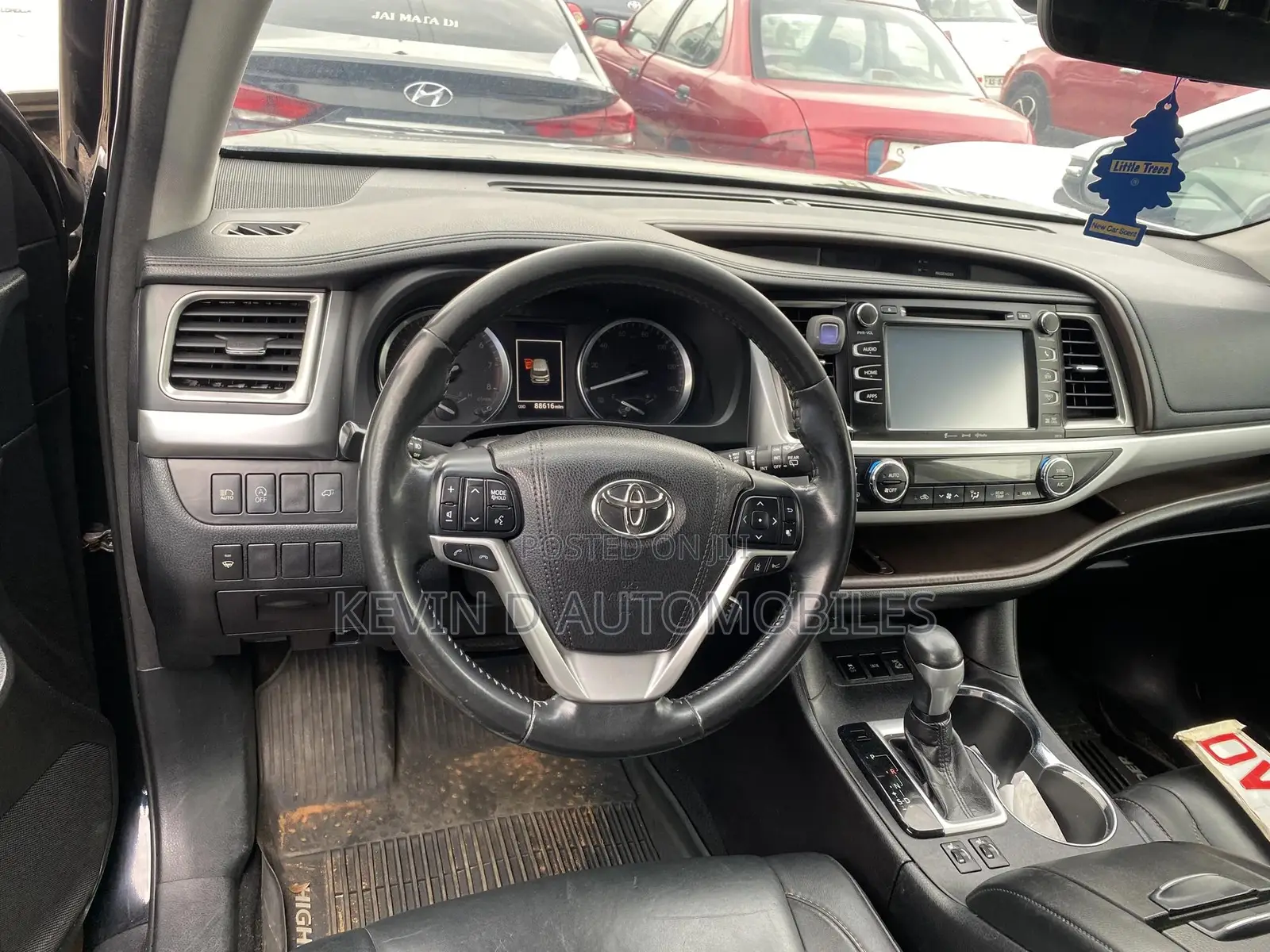 Toyota Highlander XLE 4x4 V6 (3.5L 6cyl 8A) 2018 Black