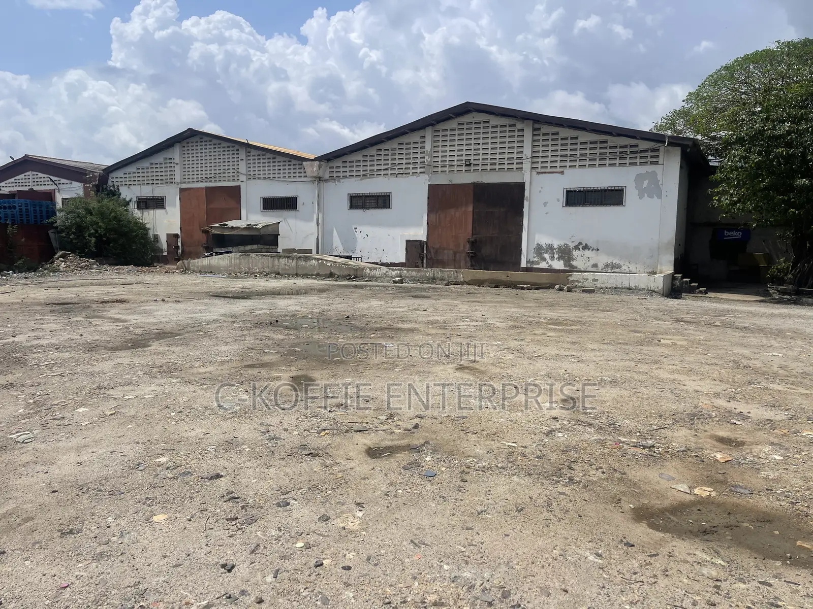 1300 SQM Warehouse at Abelemkpe for Rent