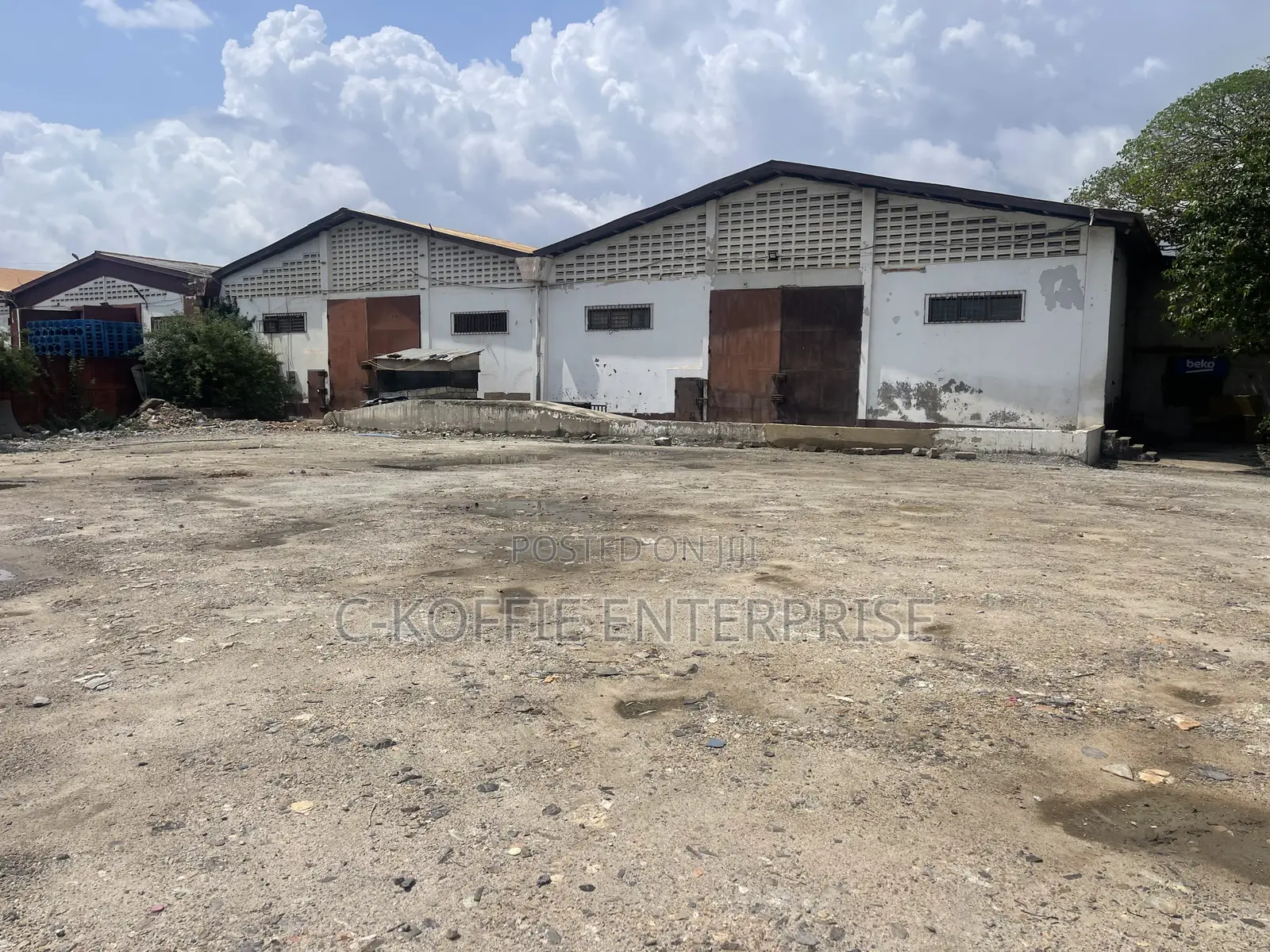 1300 SQM Warehouse at Abelemkpe for Rent