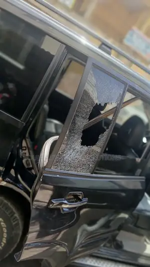 Mitsubishi Pajero Quarter Glass Available