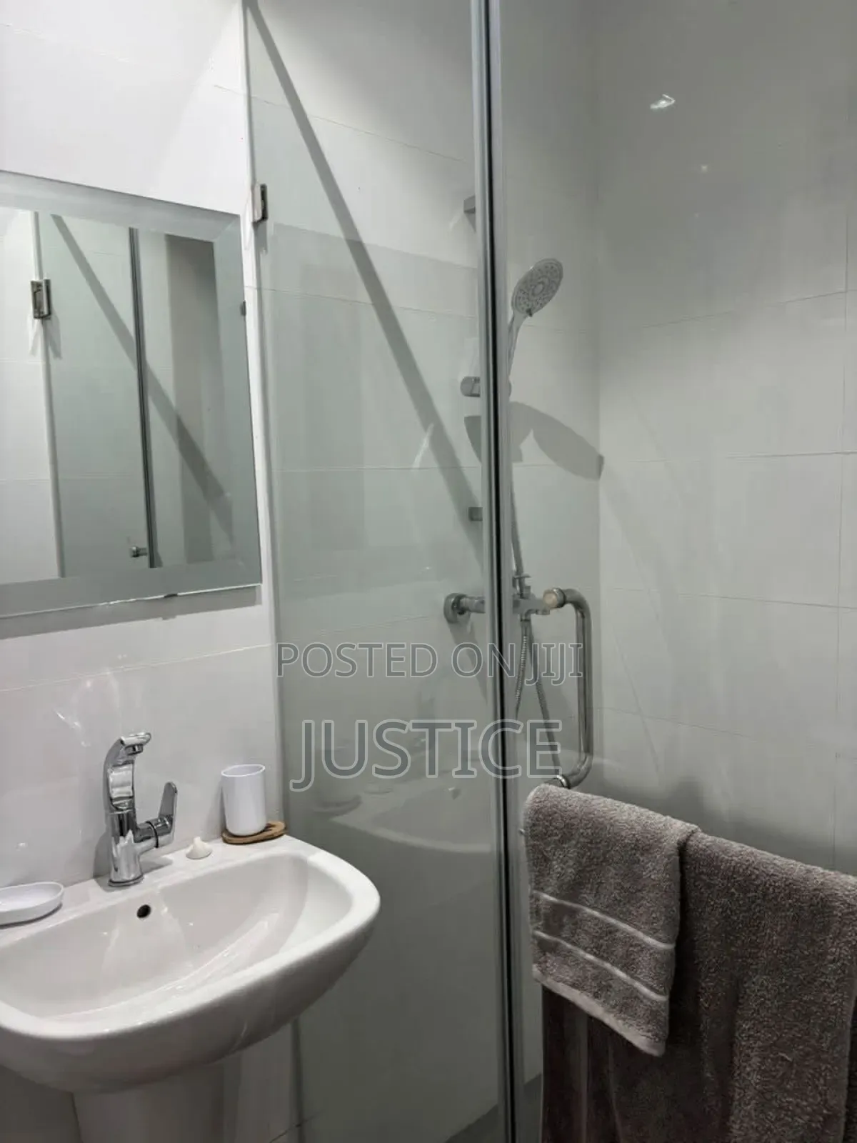 Furnished 3bdrm Townhouse / Terrace in East Airport, Tseaddo for rent