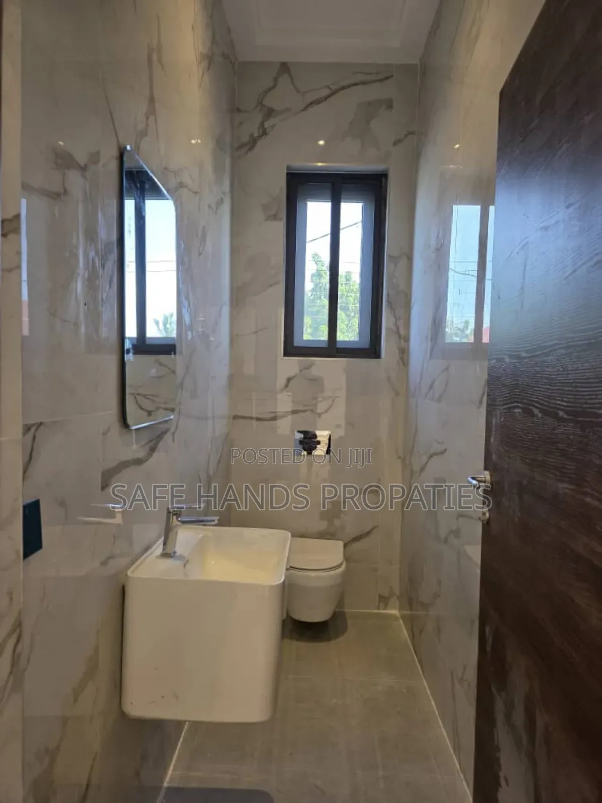Furnished 4bdrm House in School Junction, Accra Metropolitan for sale