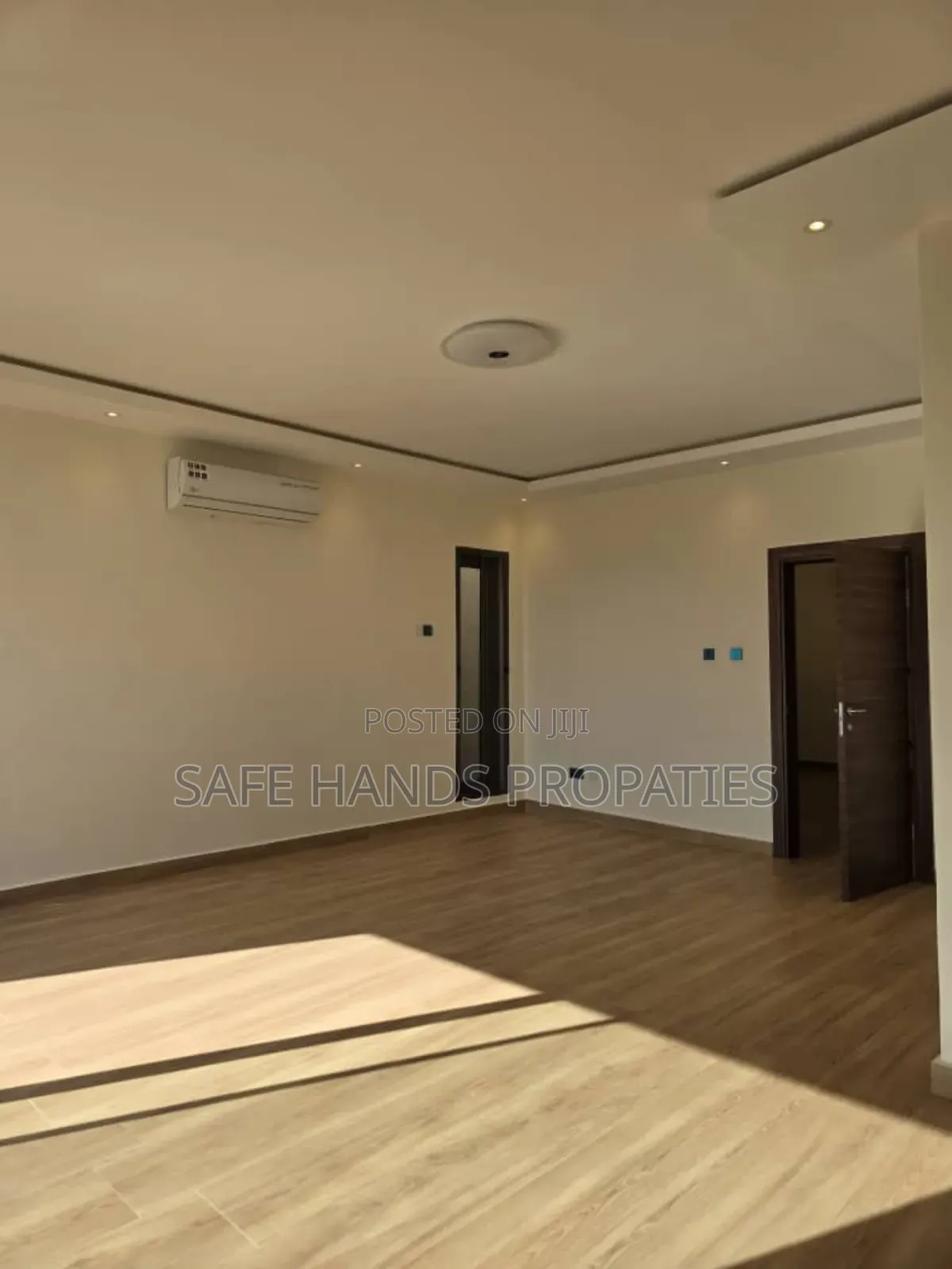 Furnished 4bdrm House in School Junction, Accra Metropolitan for sale