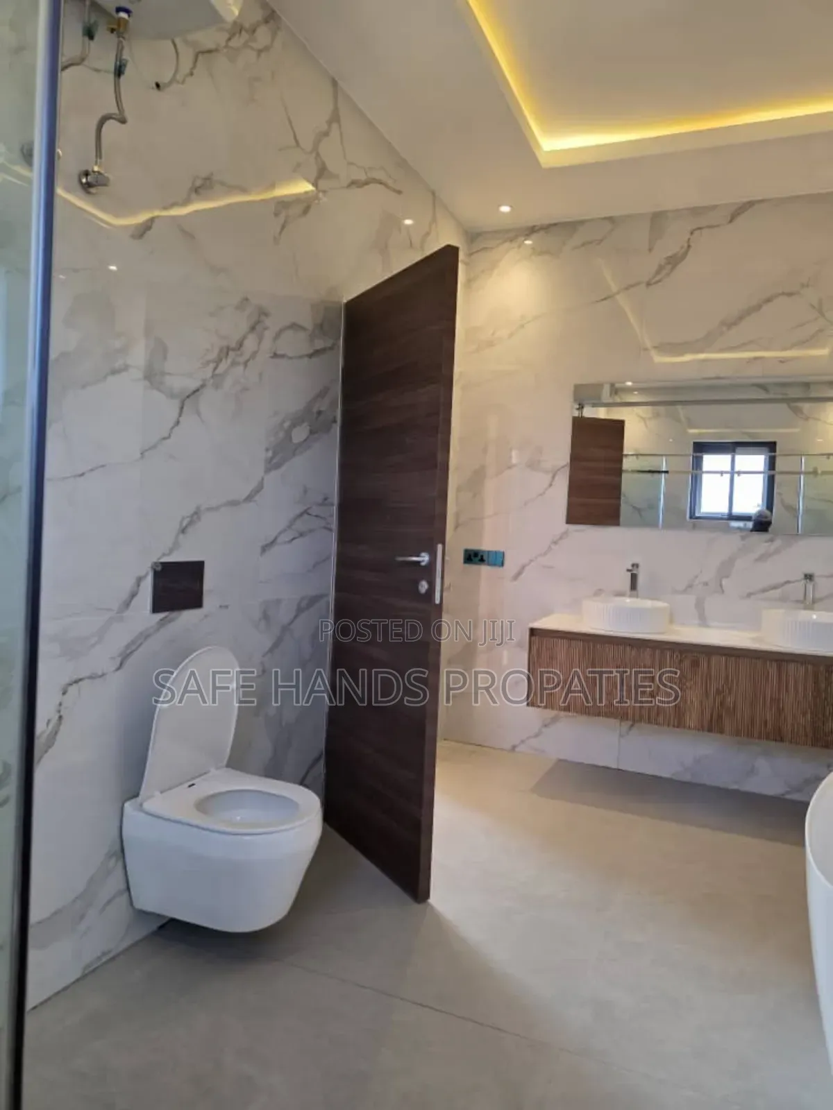 Furnished 4bdrm House in School Junction, Accra Metropolitan for sale
