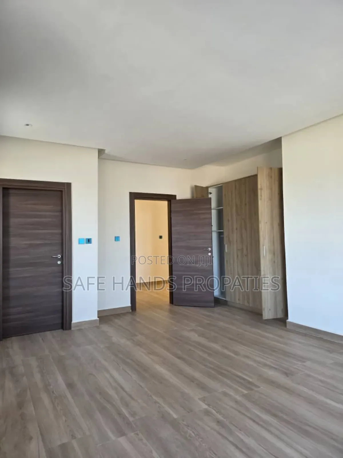 Furnished 4bdrm House in School Junction, Accra Metropolitan for sale