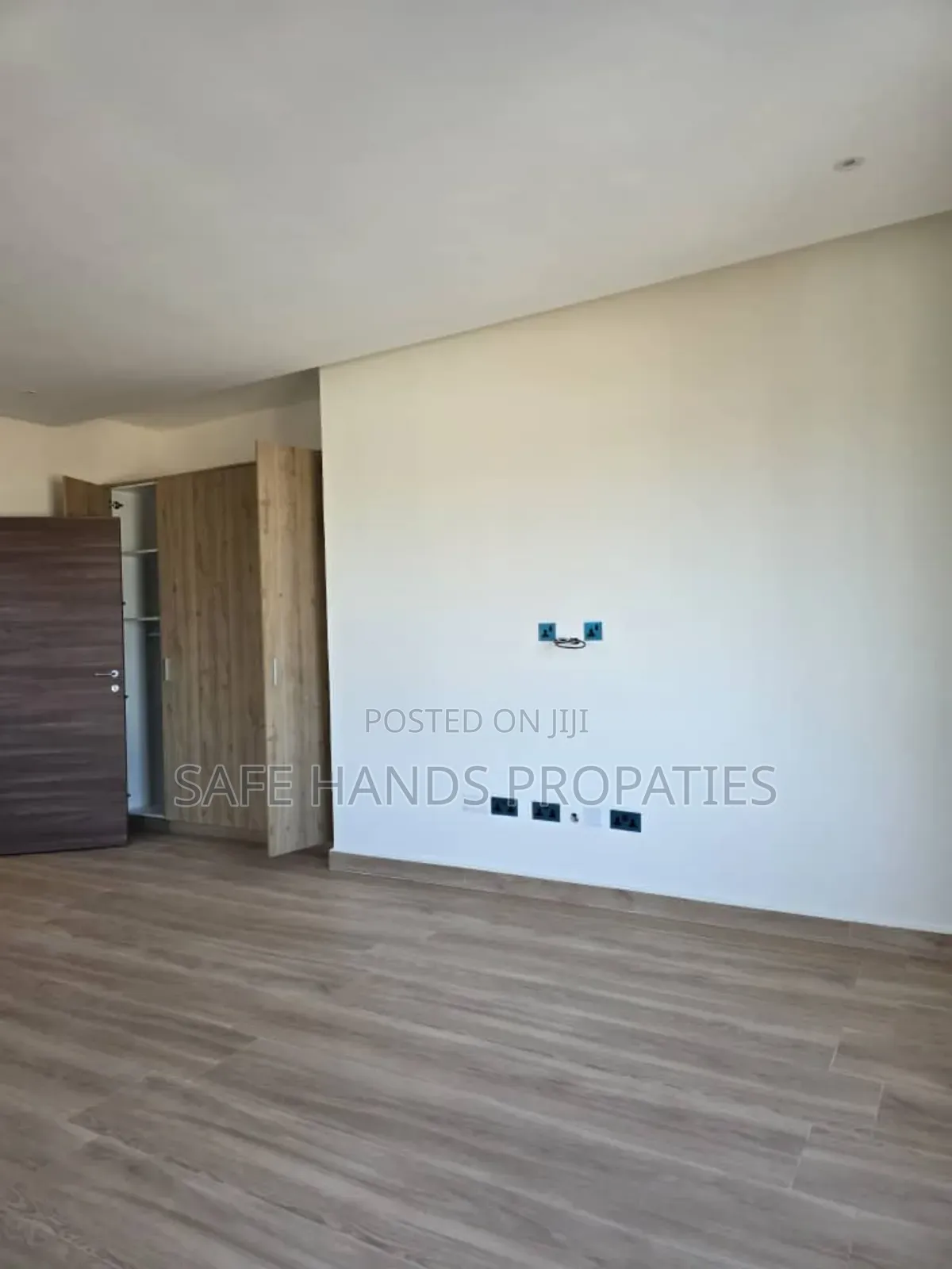 Furnished 4bdrm House in School Junction, Accra Metropolitan for sale