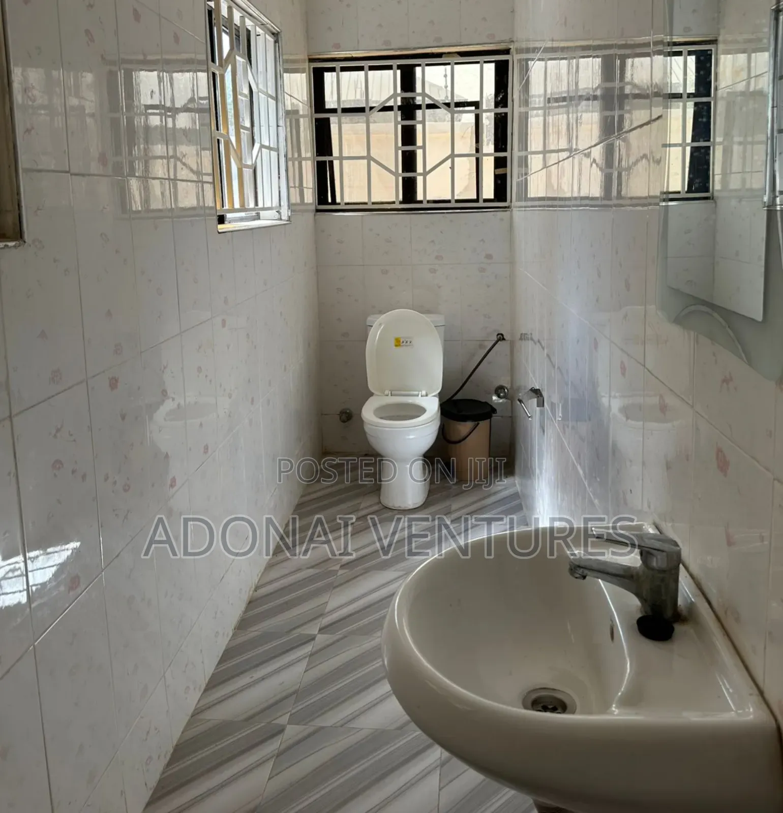 5bdrm House in Tech Domeabra, Kumasi Metropolitan for sale