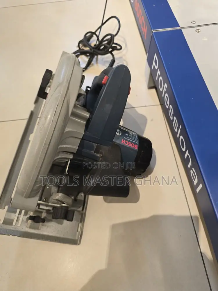 Hand-held Circular Saw # 06015a2070uuu
