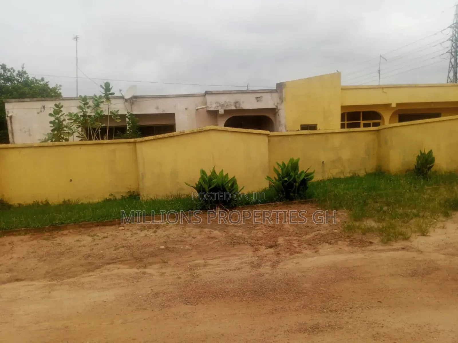 4bdrm House in Millions Properties, Kumasi Metropolitan for sale