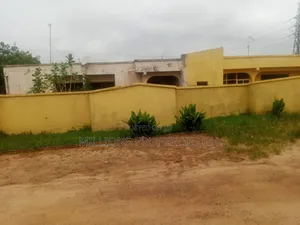 4bdrm House in Millions Properties, Kumasi Metropolitan for sale