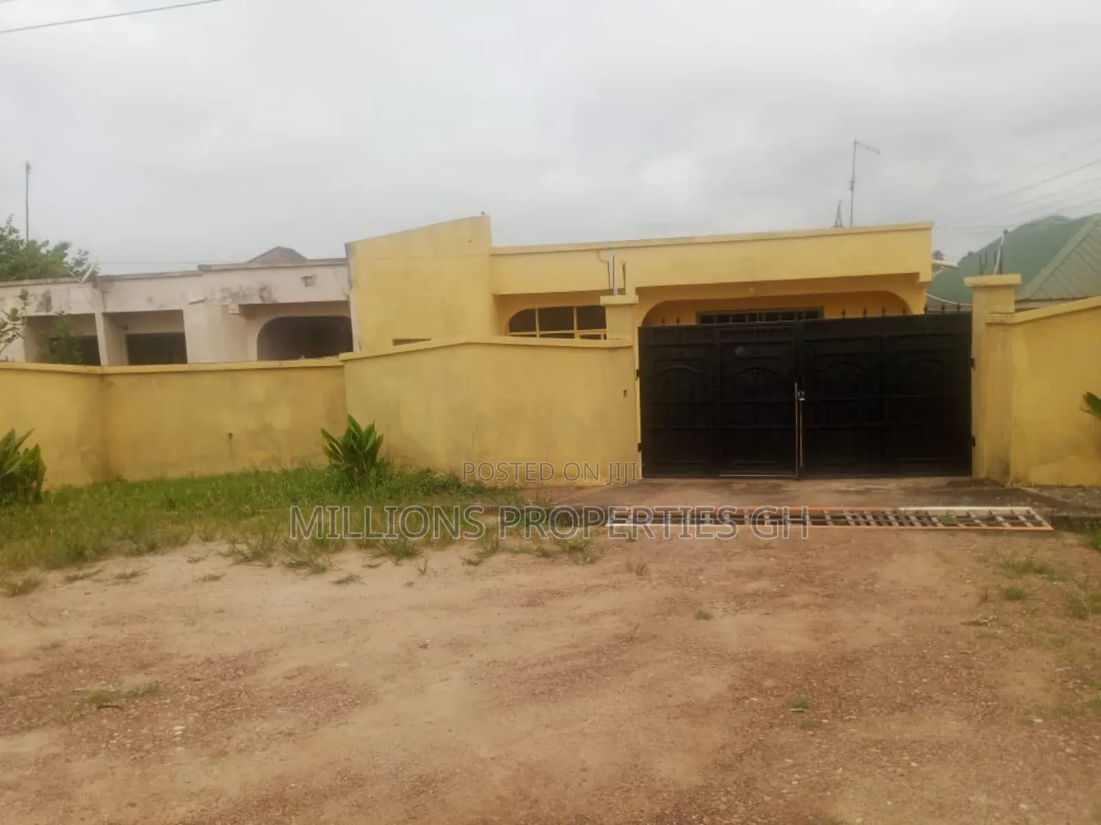 4bdrm House in Millions Properties, Kumasi Metropolitan for sale