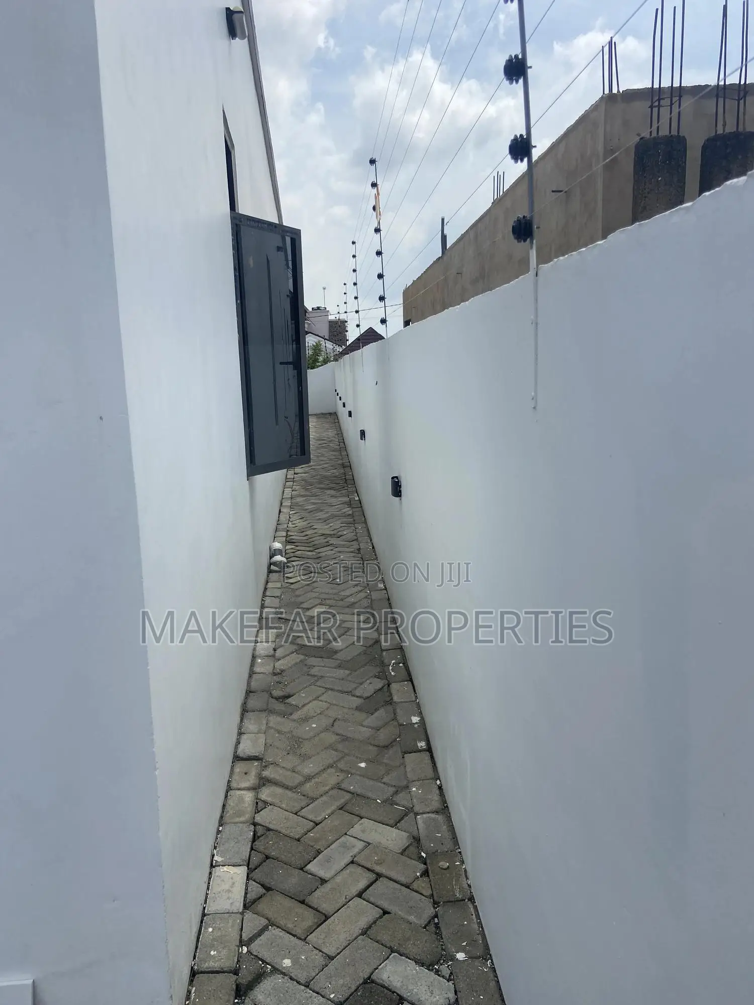 3bdrm House in East Legon for sale