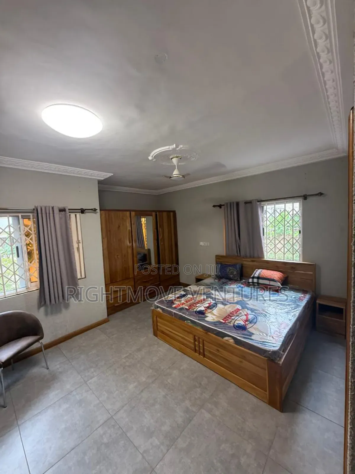 Fully Furnished 3 Master Bedrooms Apartment for Short Stay