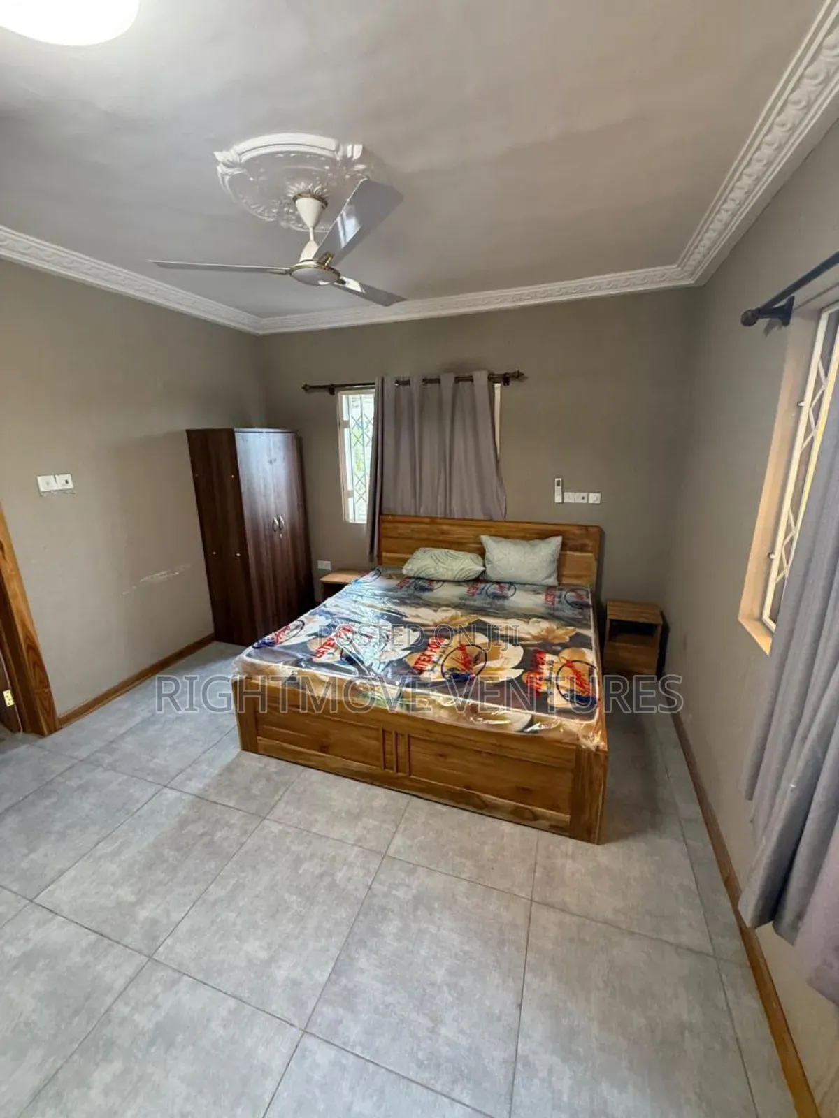 Fully Furnished 3 Master Bedrooms Apartment for Short Stay