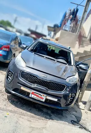 2017 Kia Sportage Windscreen Available
