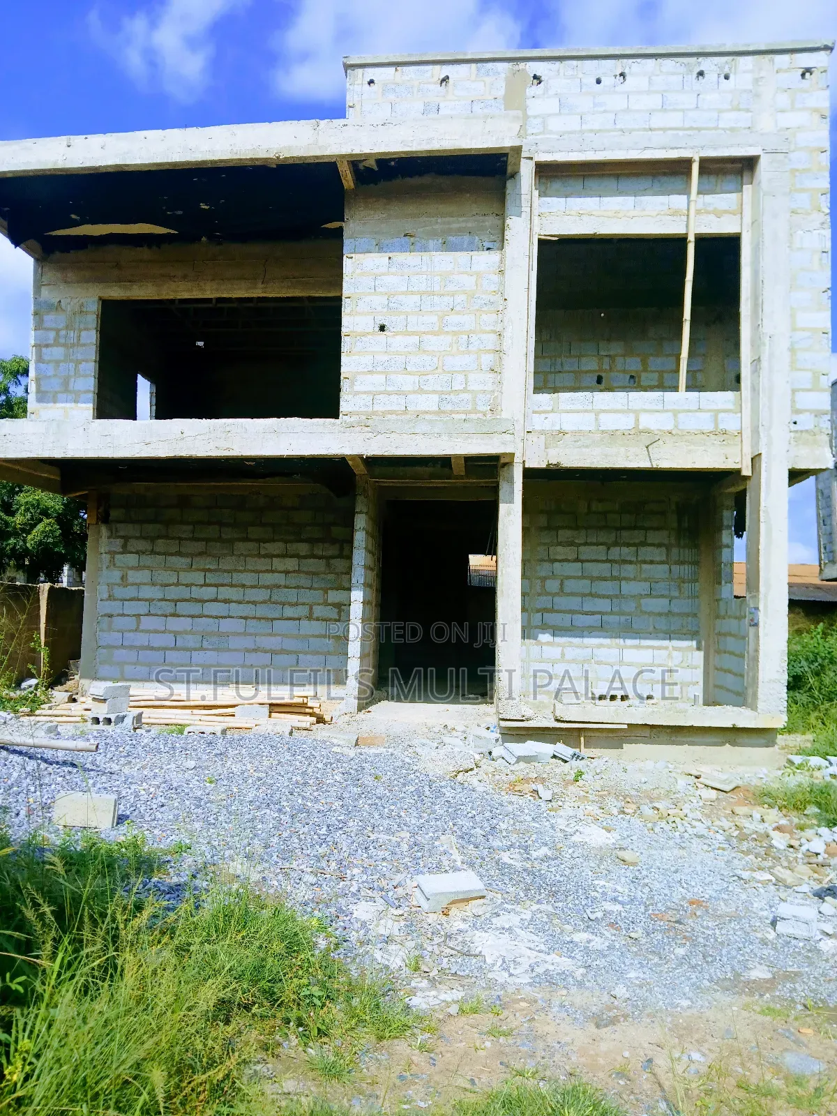 4bdrm House in Abokobi Close To The, Adenta for sale