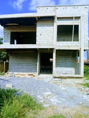 4bdrm House in Abokobi Close To The, Adenta for sale