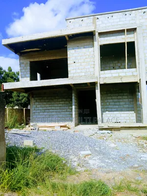 4bdrm House in Abokobi Close To The, Adenta for sale