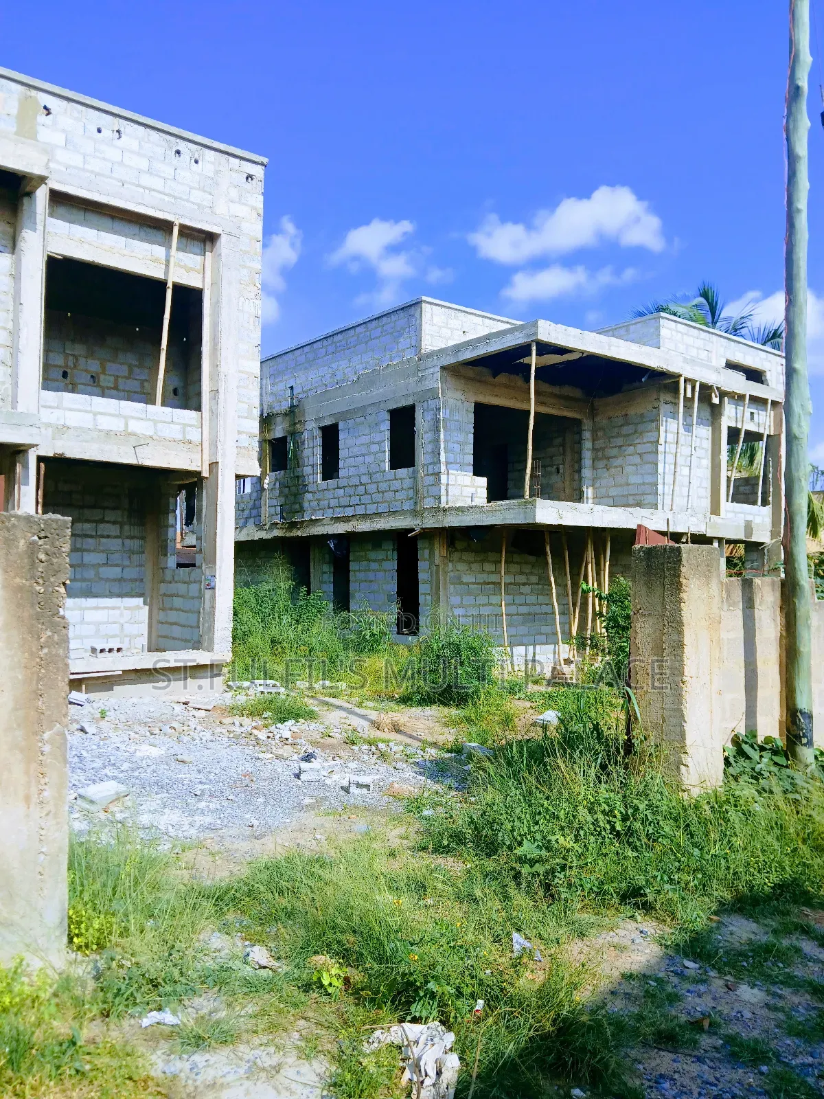 4bdrm House in Abokobi Close To The, Adenta for sale