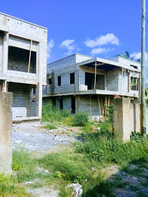 4bdrm House in Abokobi Close To The, Adenta for sale
