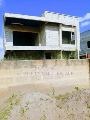 4bdrm House in Abokobi Close To The, Adenta for sale