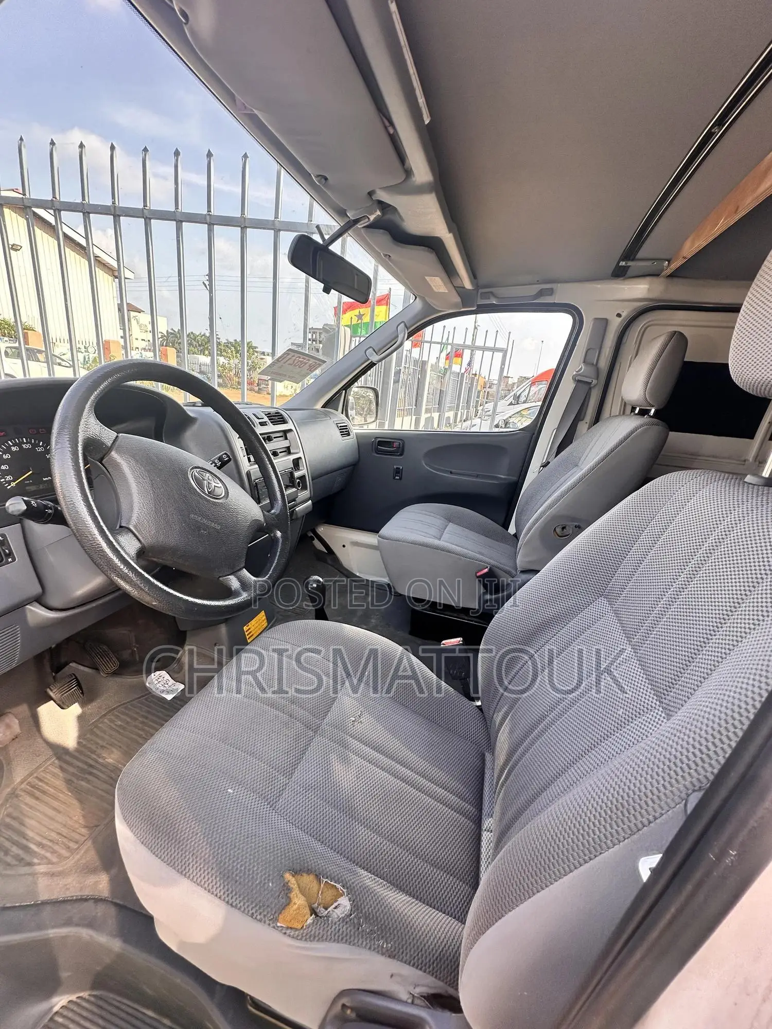 Toyota HiAce 2013 White