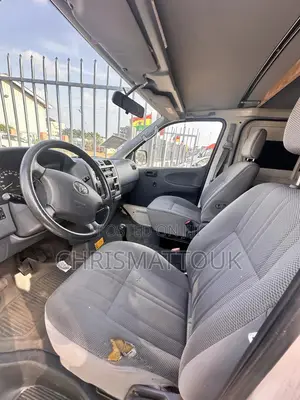 Toyota HiAce 2013 White