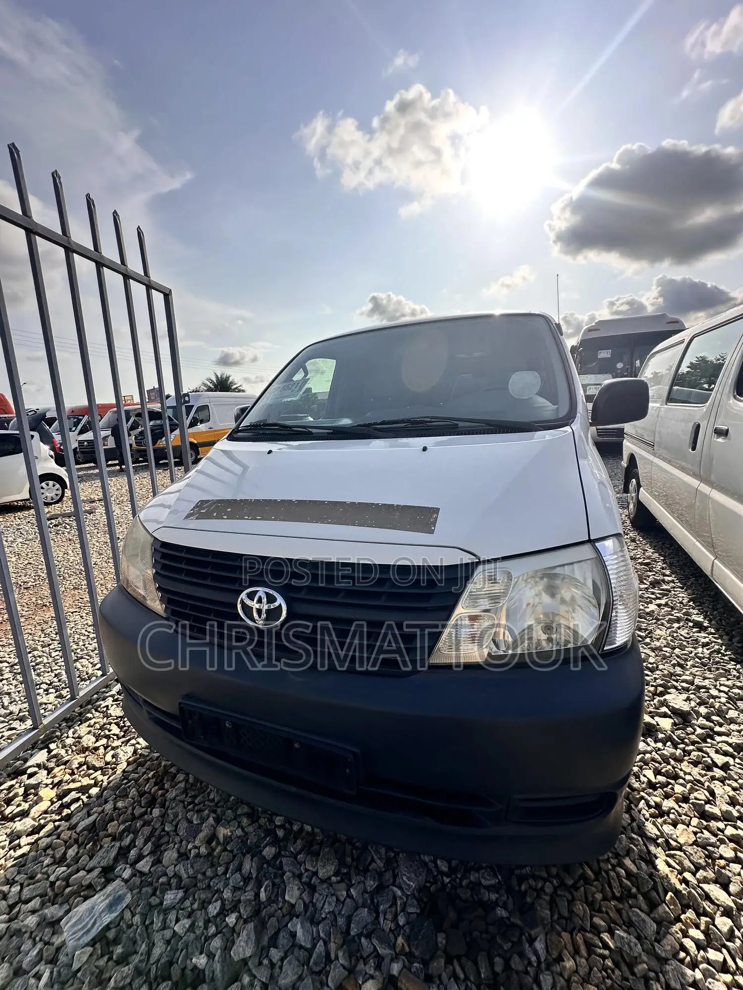 Toyota HiAce 2013 White