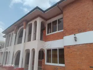 10bdrm House in Adjiriganor, Accra Metropolitan for sale