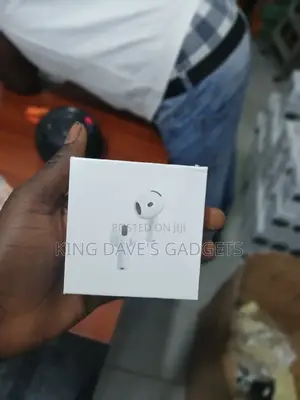 Apple Airpods 4 (4th Generation).