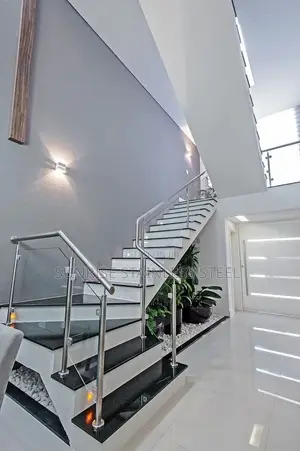 Stainless Glass Railing Staircase Design