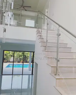 Stainless Glass Railing Staircase Design