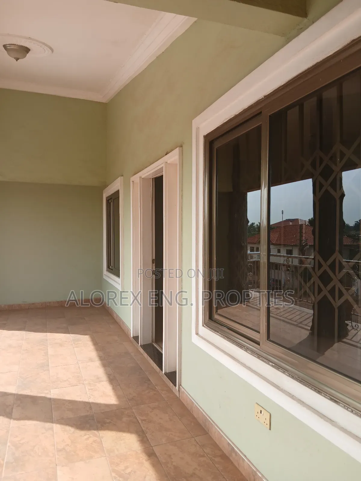 3bdrm Apartment in Executive, Oyarifa for rent