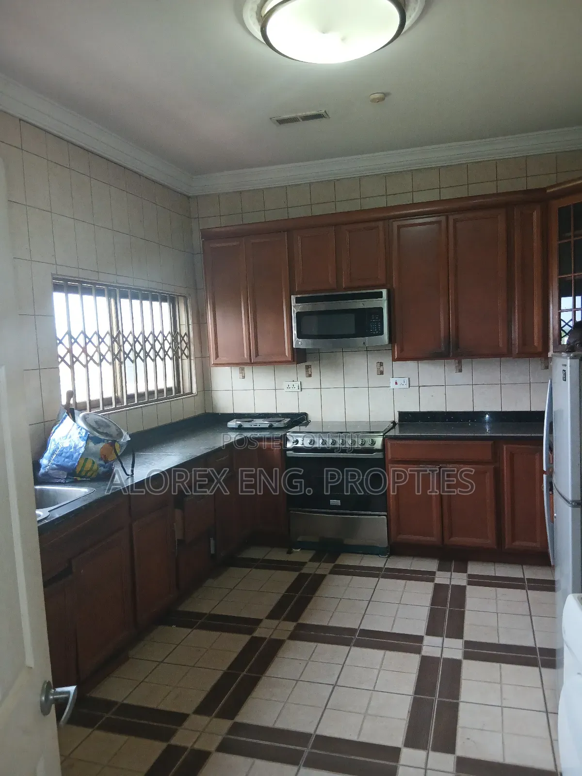 3bdrm Apartment in Executive, Oyarifa for rent