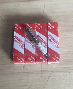Set of Spark Plugs Toyota Vitz