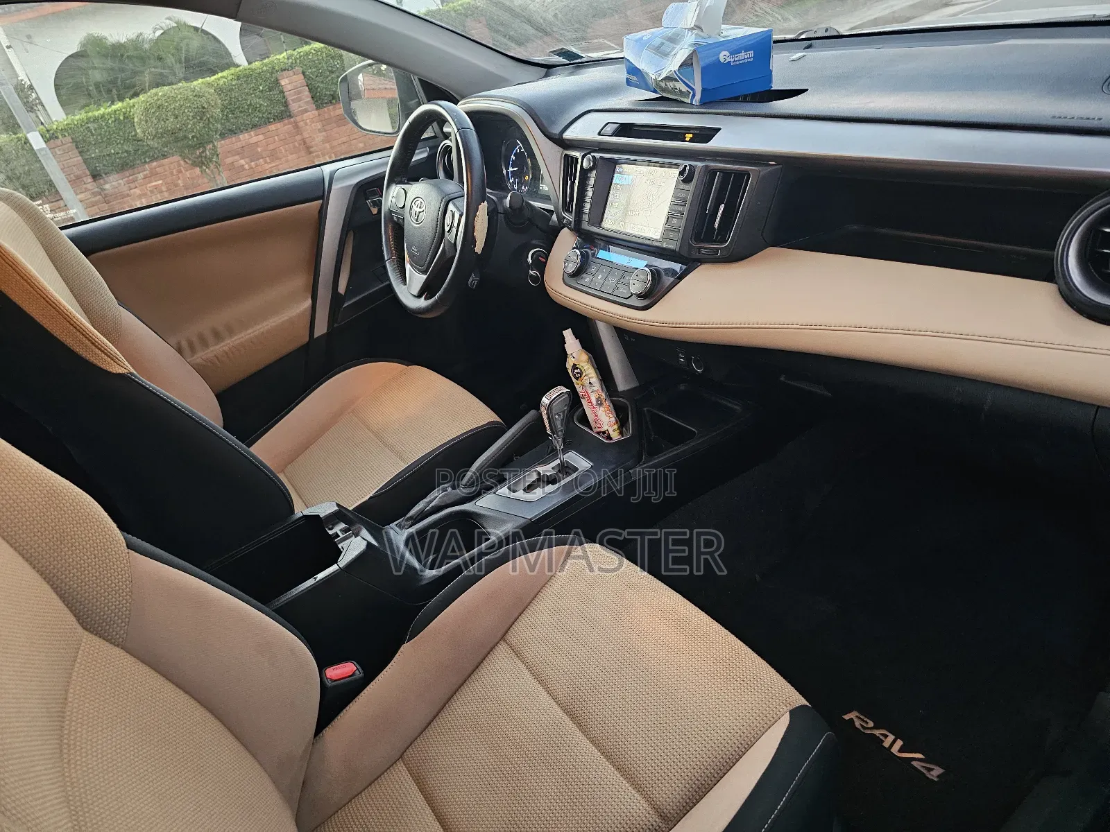Toyota RAV4 XLE 4dr SUV AWD (2.5L 4cyl 6A) 2018 White