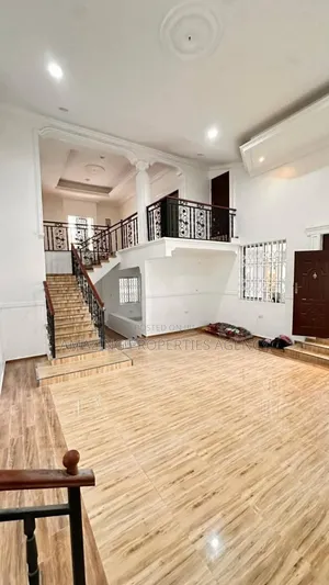 5bdrm House in 5 Bedroom House For for sale