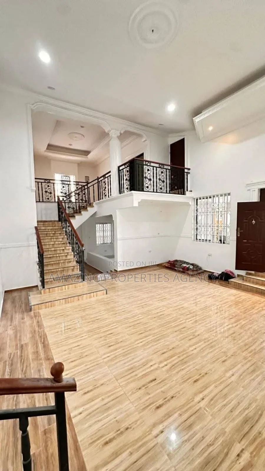 5bdrm House in 5 Bedroom House For for sale