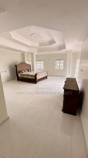 5bdrm House in 5 Bedroom House For for sale