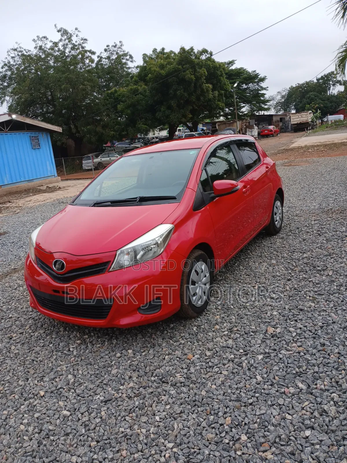 Toyota Vitz 1.3 FWD 3dr 2013 Red