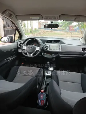 Toyota Vitz 1.3 FWD 3dr 2013 Red