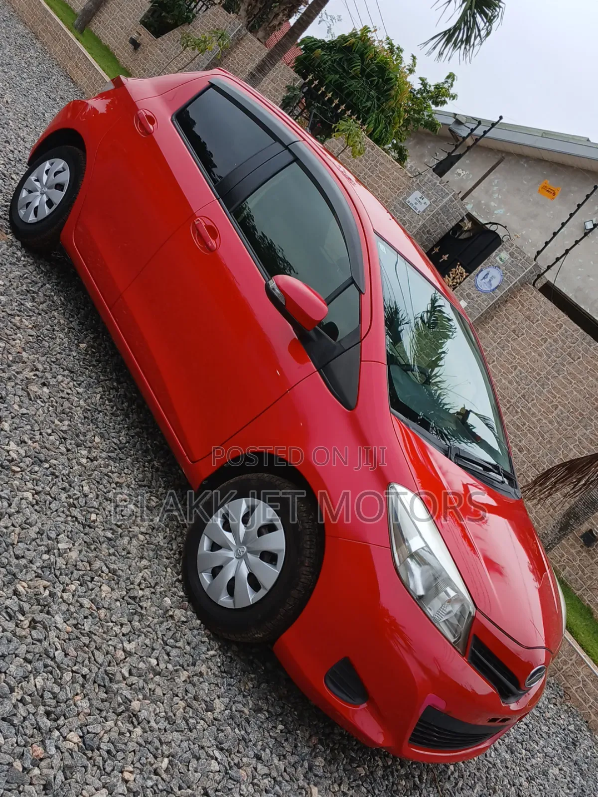 Toyota Vitz 1.3 FWD 3dr 2013 Red