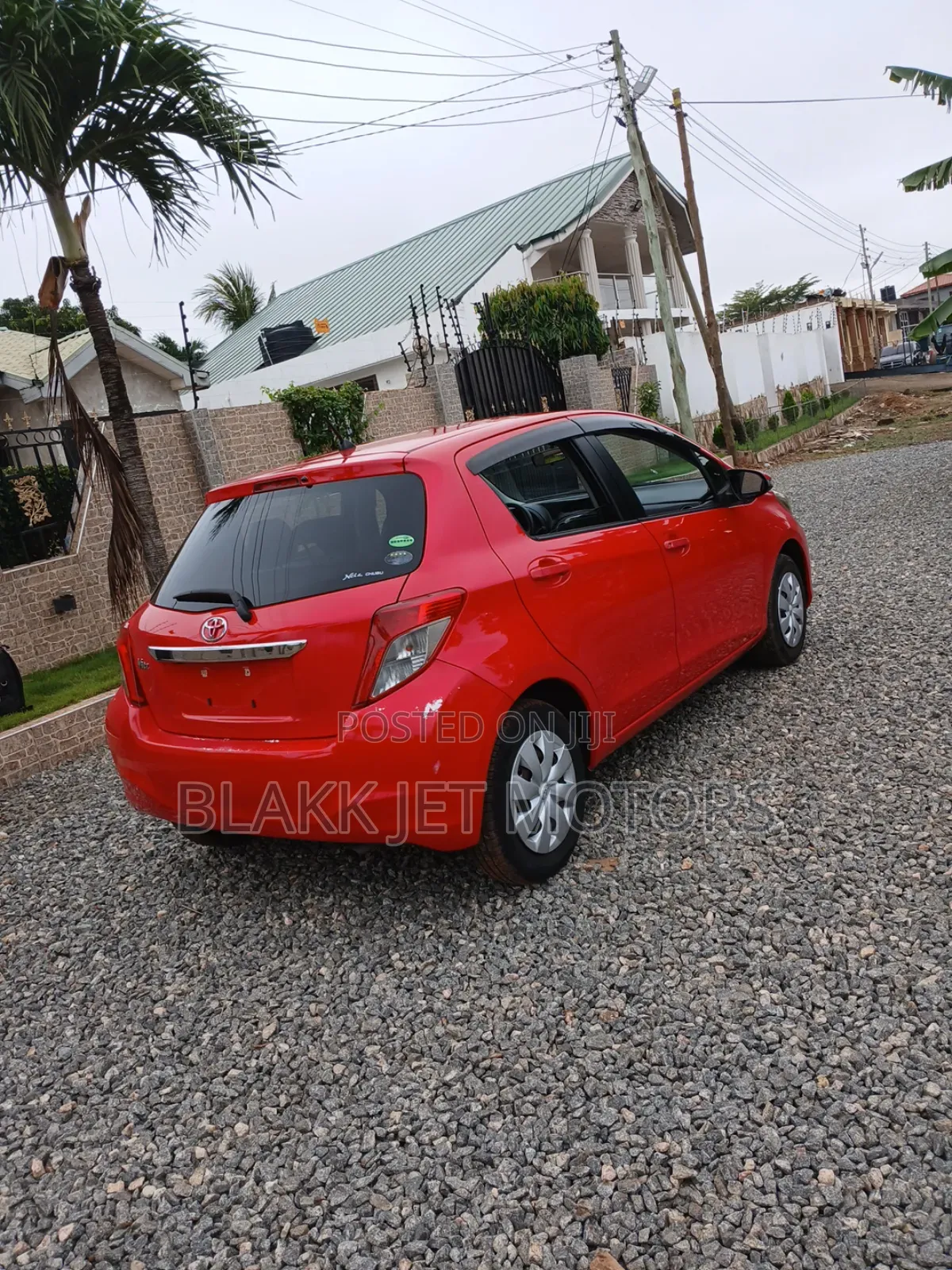 Toyota Vitz 1.3 FWD 3dr 2013 Red