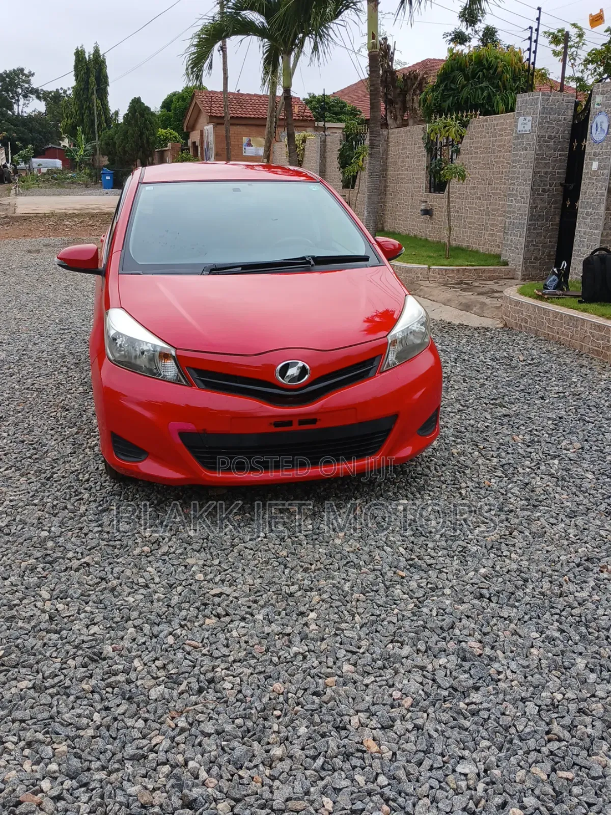 Toyota Vitz 1.3 FWD 3dr 2013 Red