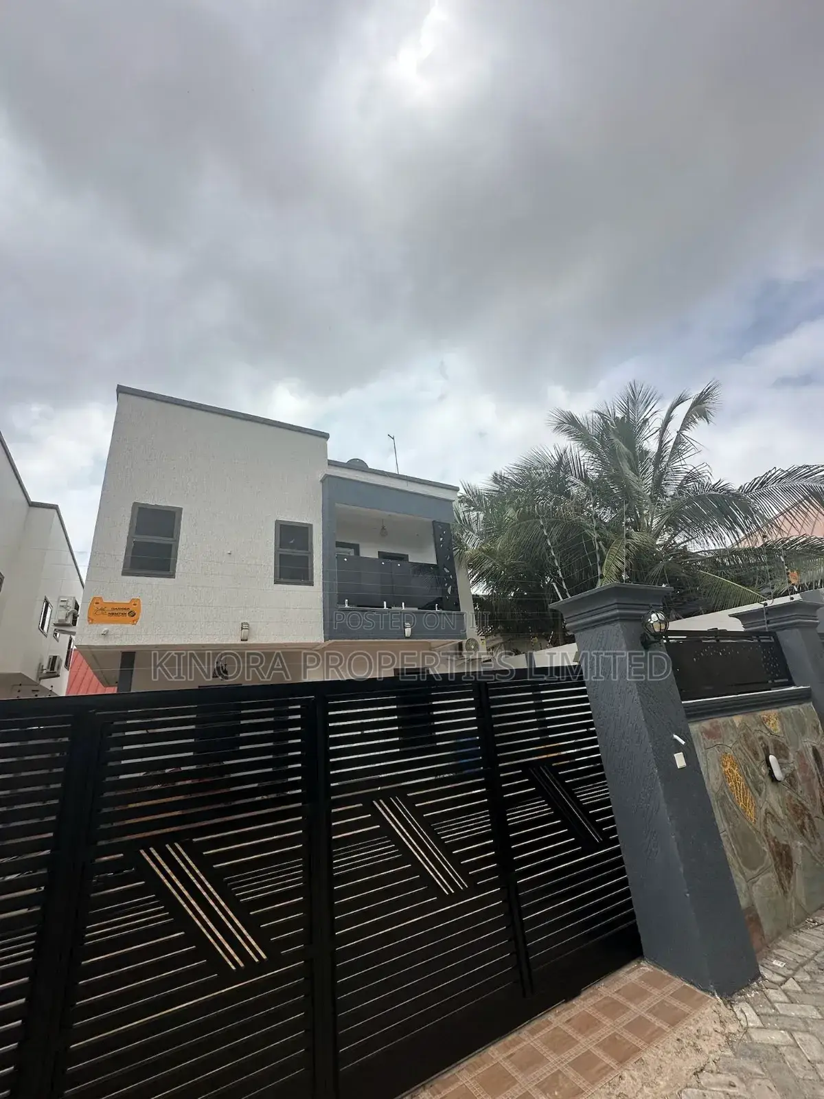 Furnished 4bdrm Duplex in Community 18, Tema Metropolitan for sale