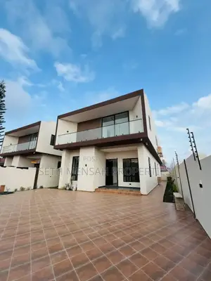 5bdrm House in Oyarifa for sale