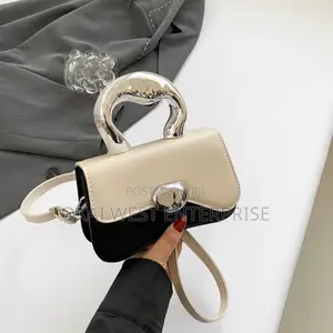 Personality Fashionable Hangbags