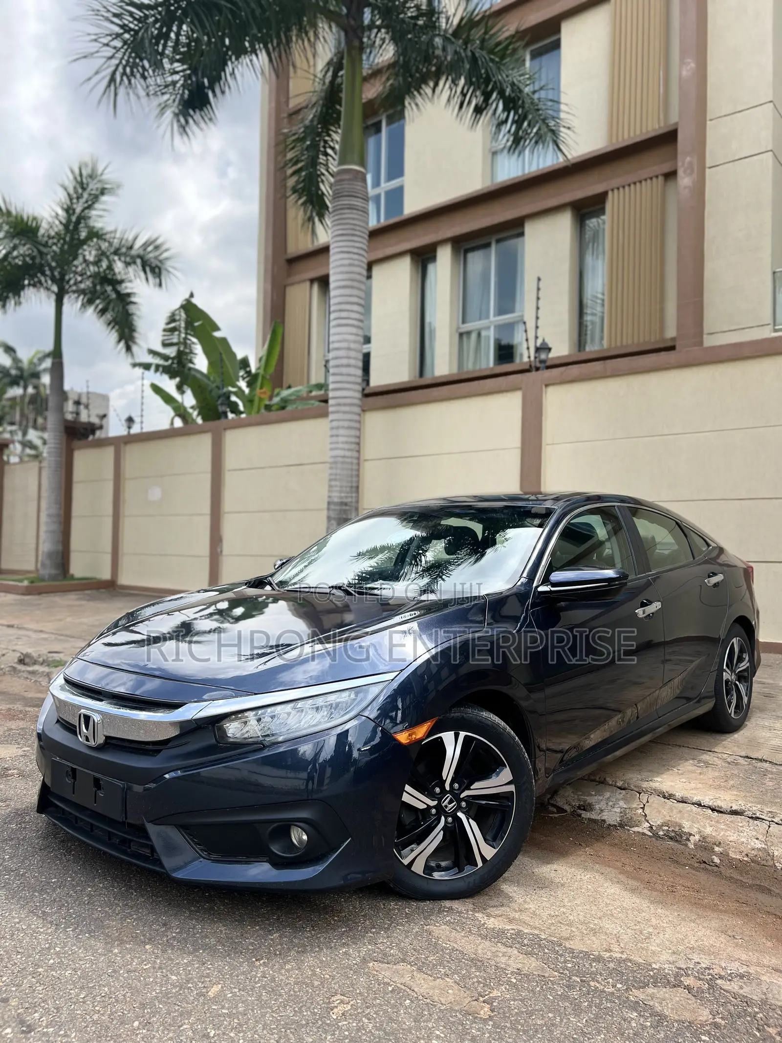 Honda Civic Touring 4dr Sedan (1.5L 4cyl) 2017 Gray