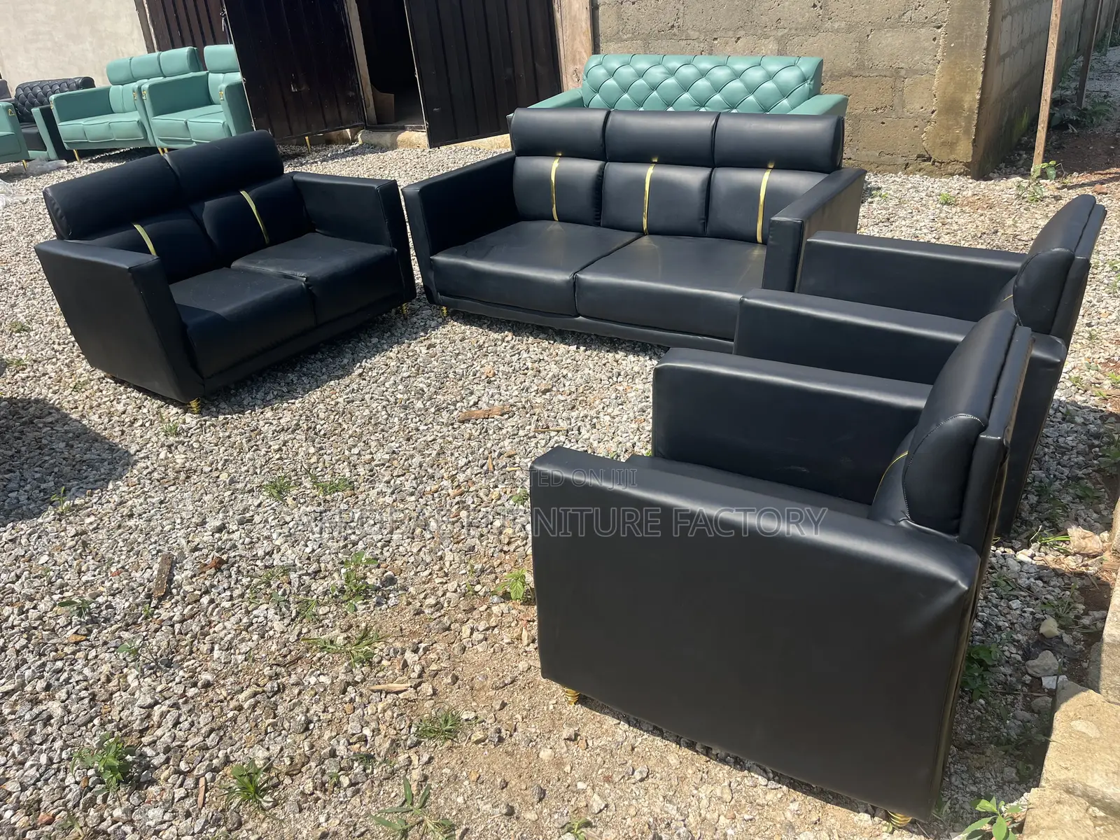 Quality Set of Leather Sofas (Delivery Before Payment)